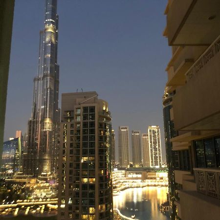 Downtown Boulevard One Bedroom Apt In 29 Blvd غرفة وصالة Burj & Fountain View Master Bedroom Plus 2 Single Beds In Living Room Dubai Eksteriør billede