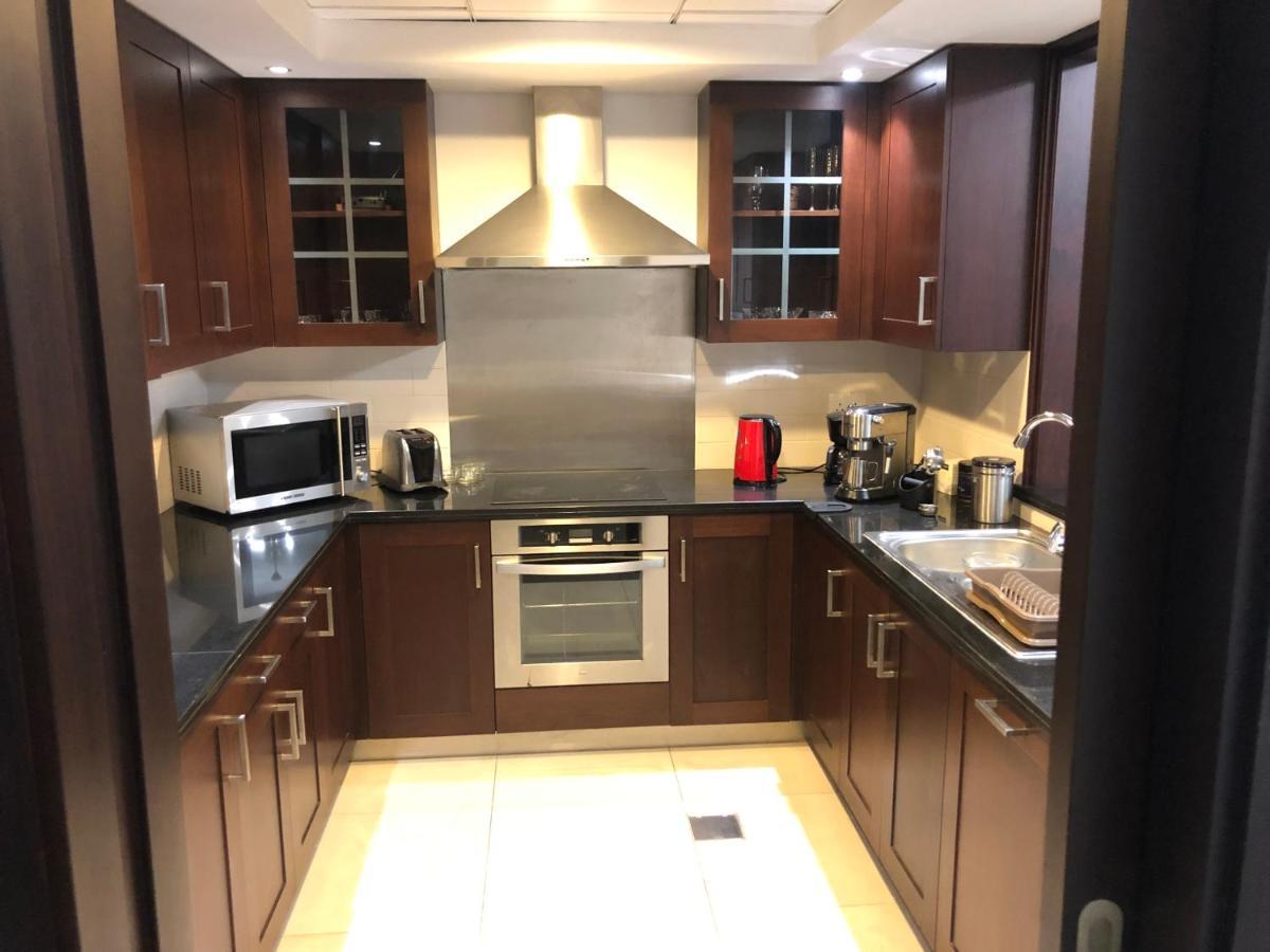 Downtown Boulevard One Bedroom Apt In 29 Blvd غرفة وصالة Burj & Fountain View Master Bedroom Plus 2 Single Beds In Living Room Dubai Eksteriør billede