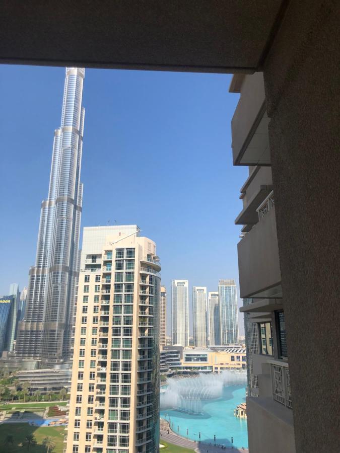 Downtown Boulevard One Bedroom Apt In 29 Blvd غرفة وصالة Burj & Fountain View Master Bedroom Plus 2 Single Beds In Living Room Dubai Eksteriør billede
