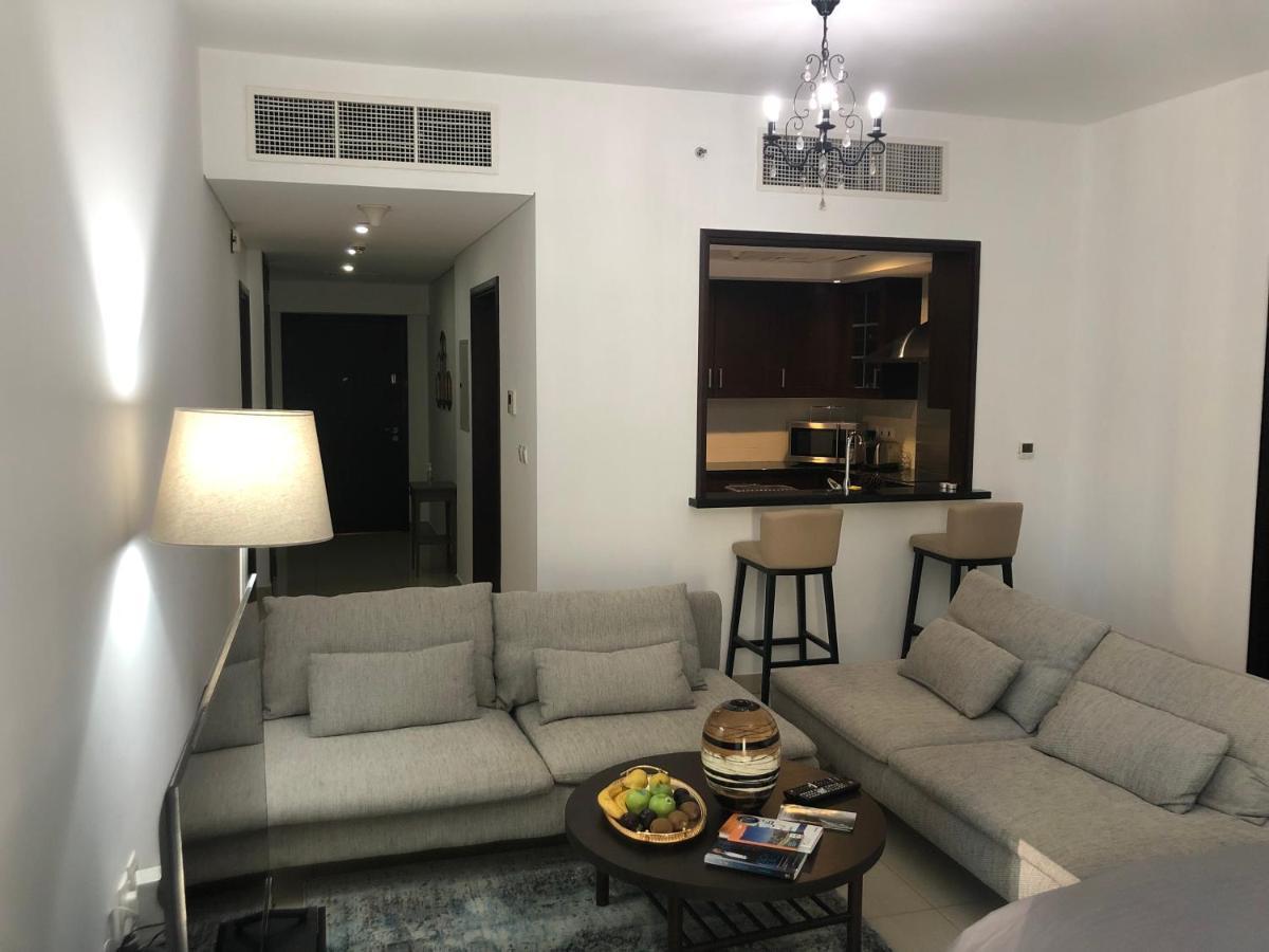 Downtown Boulevard One Bedroom Apt In 29 Blvd غرفة وصالة Burj & Fountain View Master Bedroom Plus 2 Single Beds In Living Room Dubai Eksteriør billede