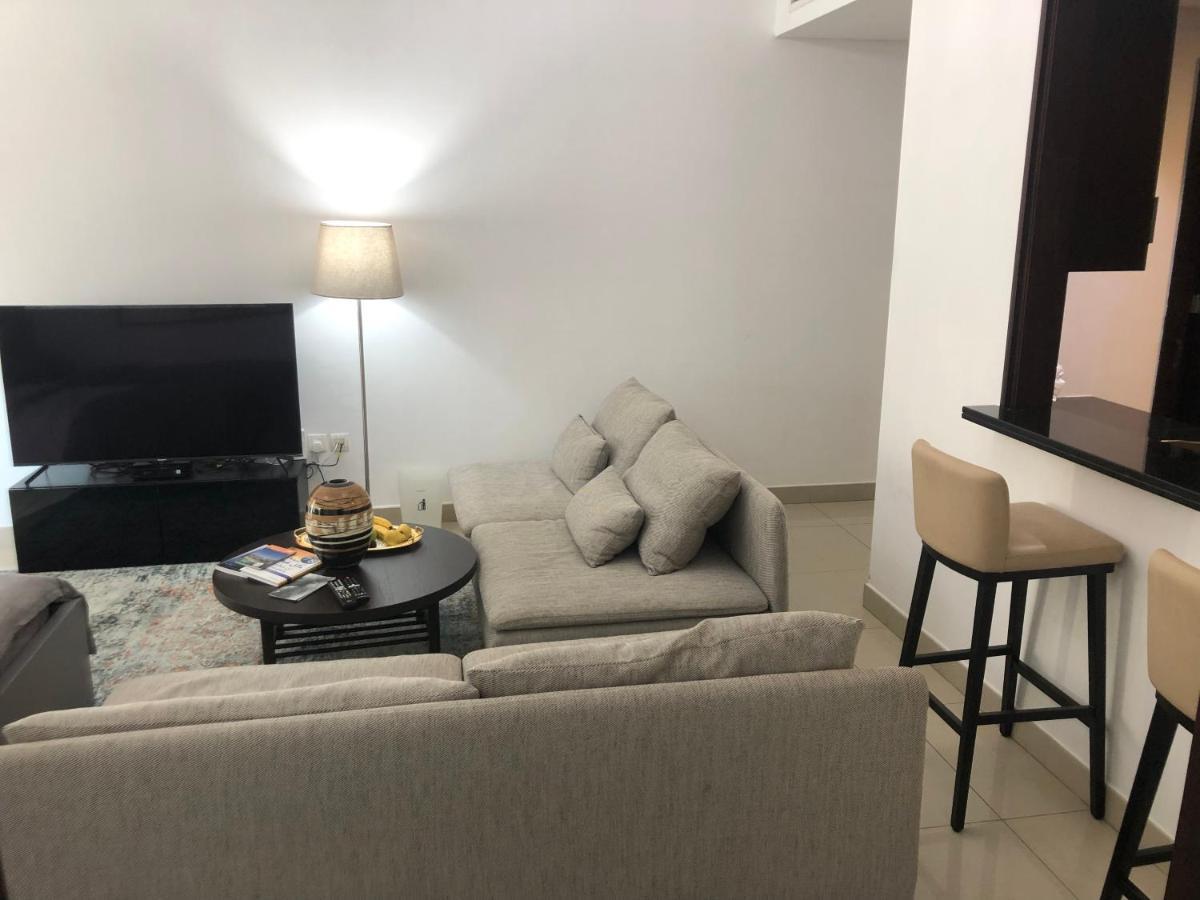 Downtown Boulevard One Bedroom Apt In 29 Blvd غرفة وصالة Burj & Fountain View Master Bedroom Plus 2 Single Beds In Living Room Dubai Eksteriør billede